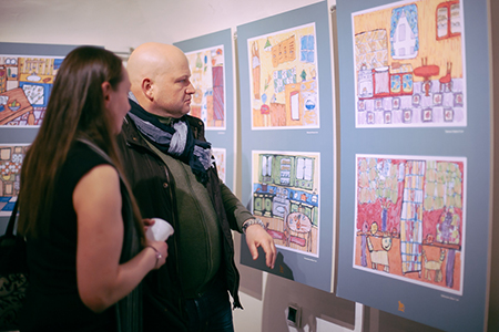 Фото с открытия выставки детских рисунков