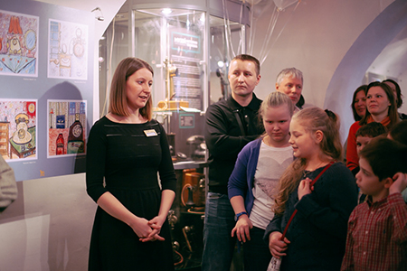 Фото с открытия выставки детских рисунков